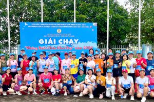 Công đoàn Trung tâm Y tế Cẩm Giàng sôi nổi hưởng ứng Giải chạy tập thể “Những bước chân khỏe – Vững bước tương lai” năm 2026